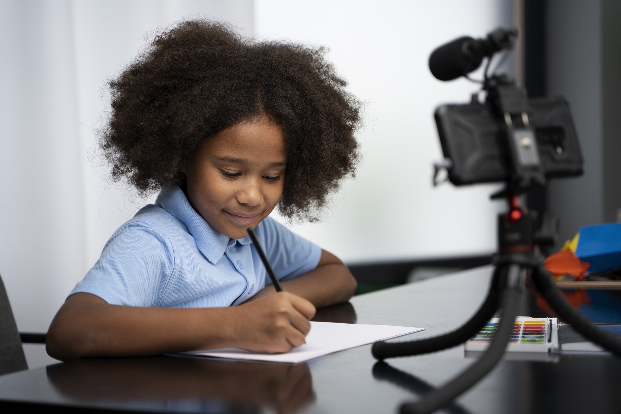 young kid streaming online